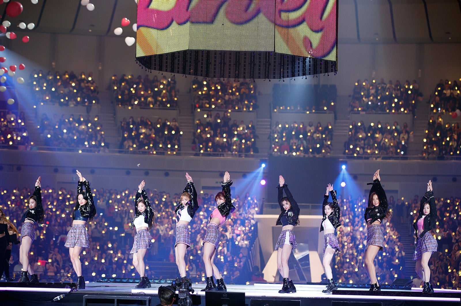 TWICE（C）CJ E&M Corporation, all rights reserved