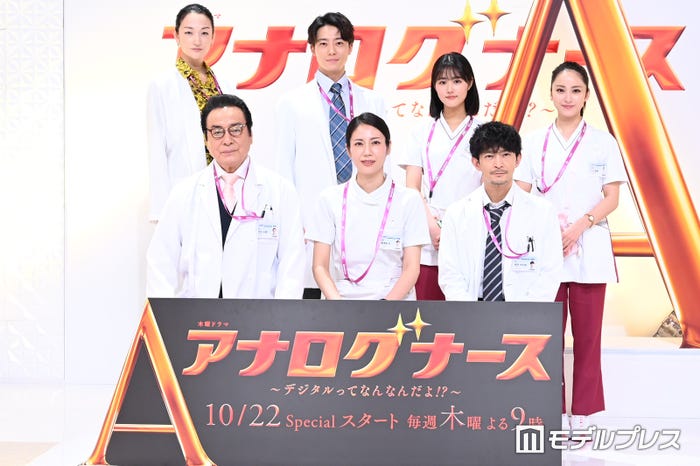 (後列左より)冨永愛、井上祐貴、原菜乃華、平祐奈、(前列左より)高橋英樹、松下奈緒、津田健次郎(C)モデルプレス