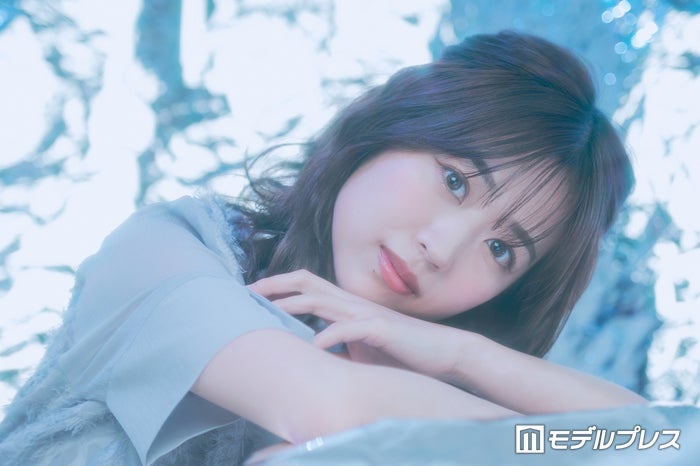 元AKB48メンバー、美脚際立つミニスカイエローコーデ披露「スタイルレベチ」「春っぽくて素敵」の声