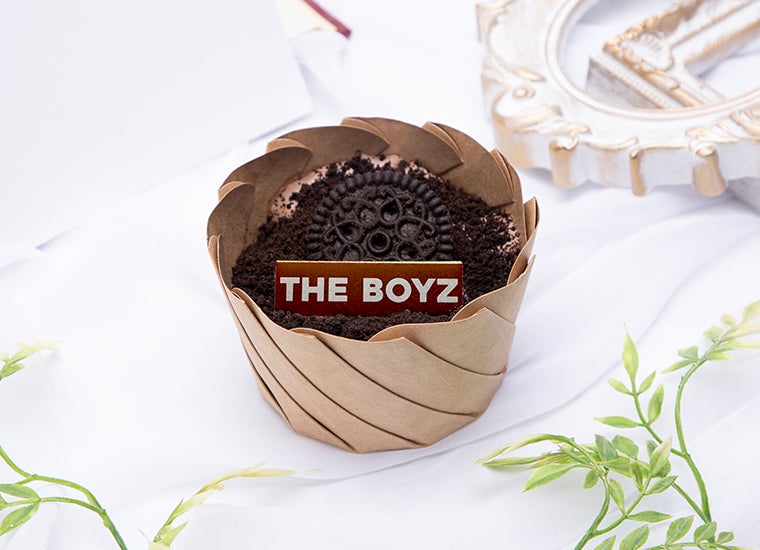 THE B カップケーキ～Black～税込1,100円／提供画像