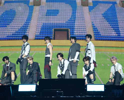 &TEAM、EJ・K・NICHOLAS・TAKIのダンスブレイクで開幕「W.O.L.F.」エモ演出に興奮の嵐【Weverse Con Festival】
