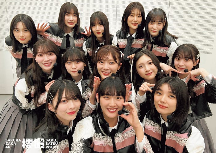 HMV&BOOKS SHIBUYA特典折り目なしB3ポスター(撮影/山崎天)「櫻坂46写真集 櫻撮(さくさつ)VOL.01」(提供写真)