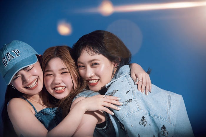 上國料萌衣、竹内朱莉、佐々木莉佳子(画像提供:小学館)