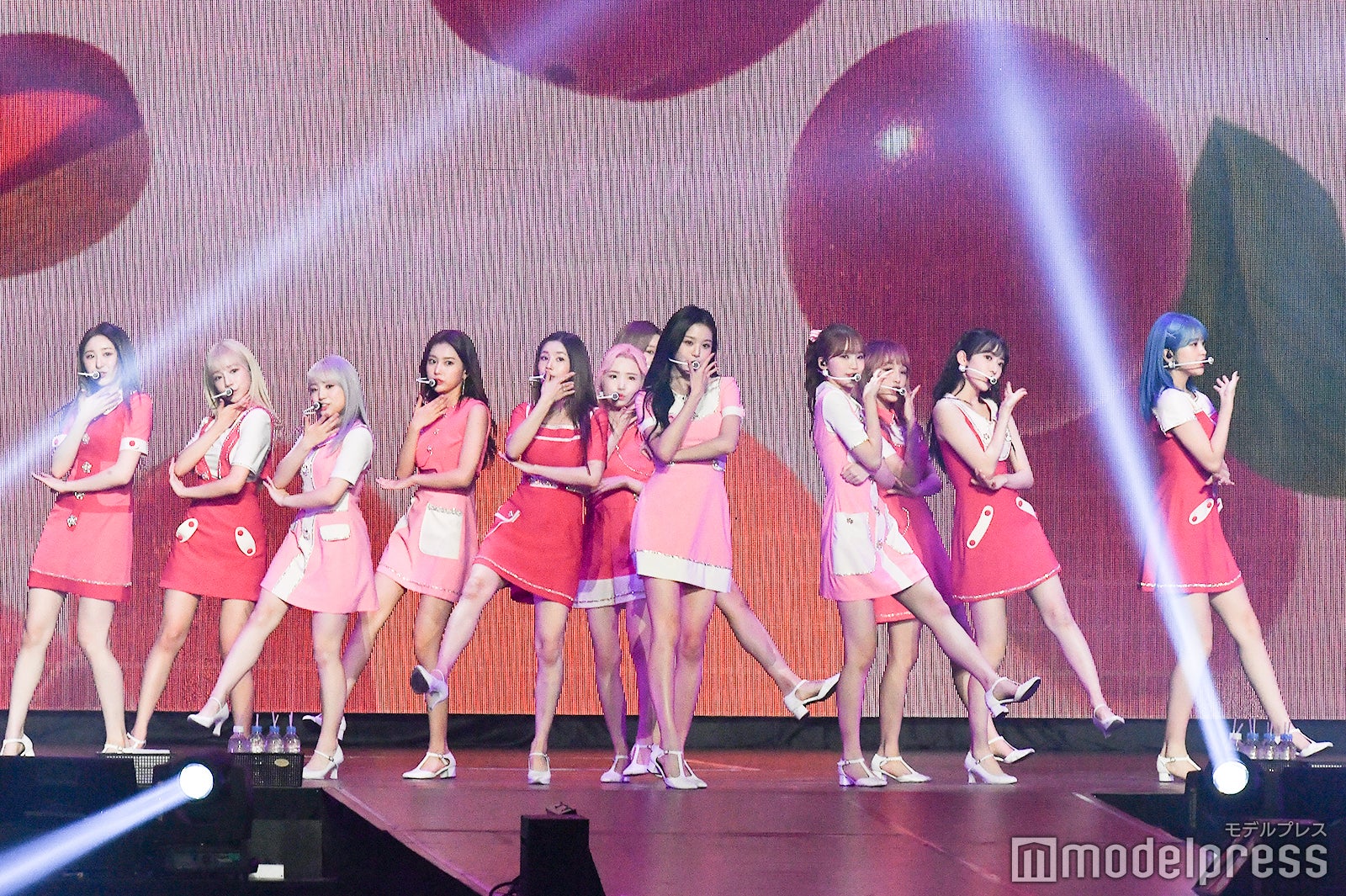 IZ*ONE （C）モデルプレス