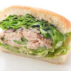ツナ＆グリーン サンドイッチ¥545／画像提供：スターバックス コーヒー ジャパン