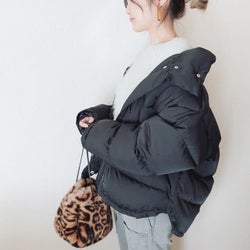 スポーティーが苦手な人へ! 流行りのダウンを女っぽく着る3つの方法