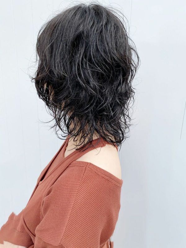 丸顔さんに似合うウルフカット特集 トレンドのヘアスタイルで小顔見え モデルプレス