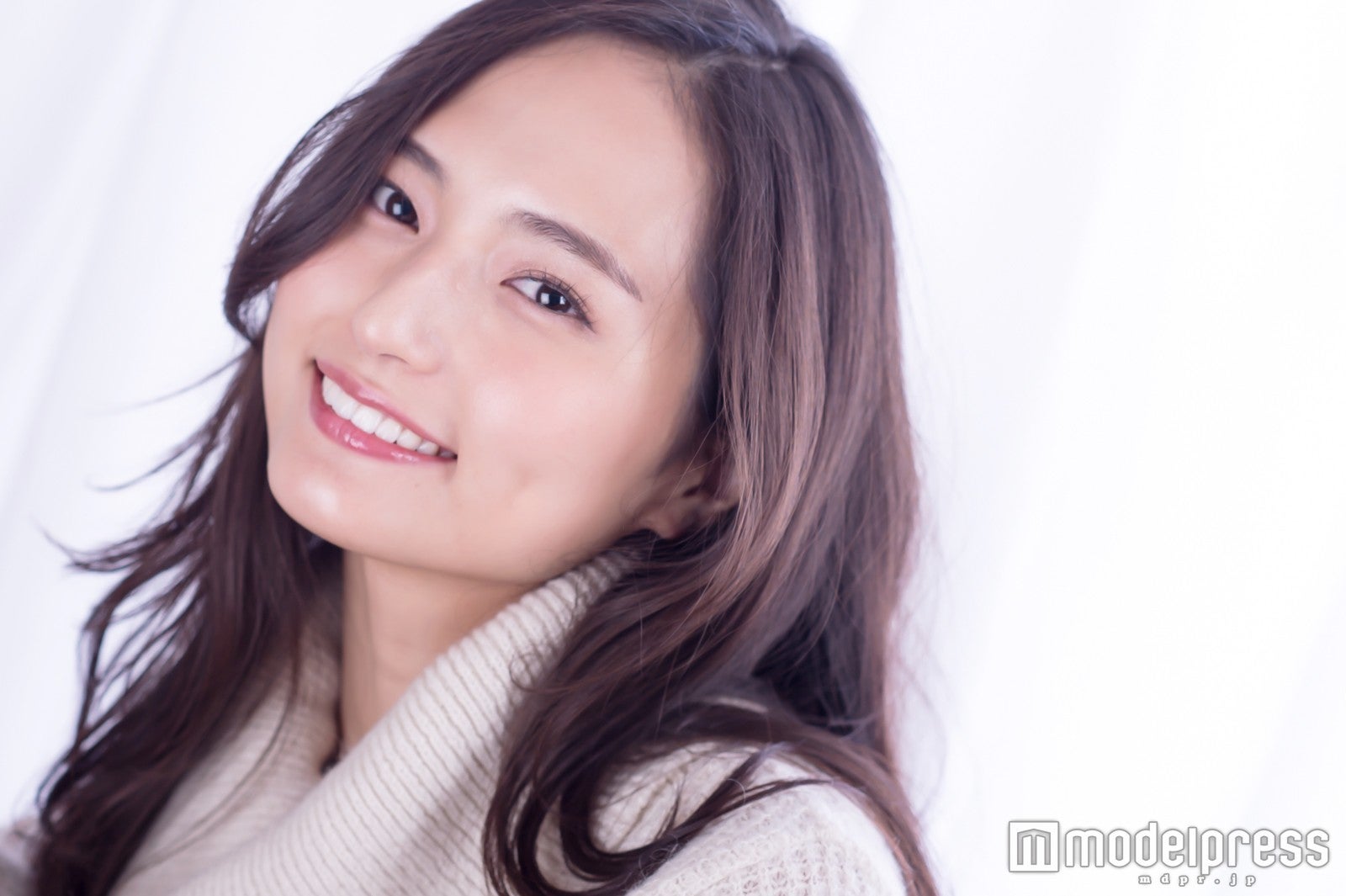 山賀琴子（C）モデルプレス