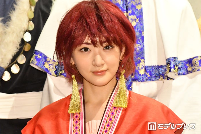 生駒里奈 乃木坂46秋元真夏と キス寸前 愛が爆発しました モデルプレス