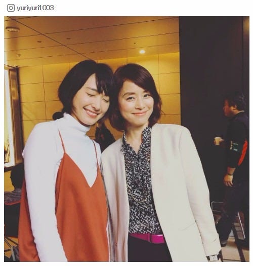 (左から)新垣結衣、石田ゆり子/石田ゆり子Instagramより