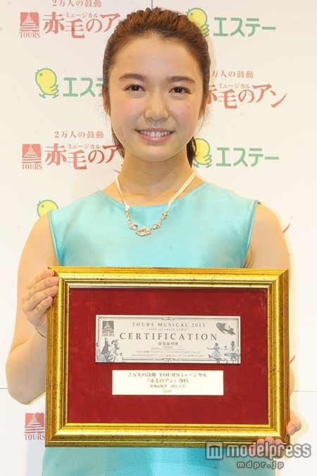 神田沙也加 高橋愛に次ぐ 期待の若手女優 上白石萌音が初の快挙で意気込み モデルプレス 神田沙也加 高橋愛に次ぐ 期待の若手女優 上白石萌音が初の快挙で意気込み モデルプレス