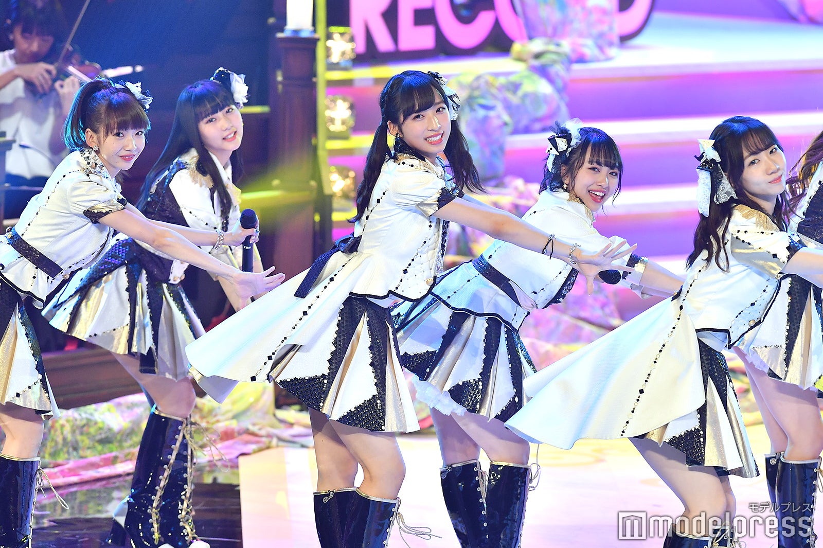 荻野由佳、小栗有以、柏木由紀（C）モデルプレス