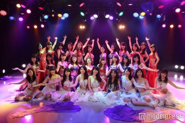 魅惑のダンサーが会場を沸かせる（C）Arabian Festival．