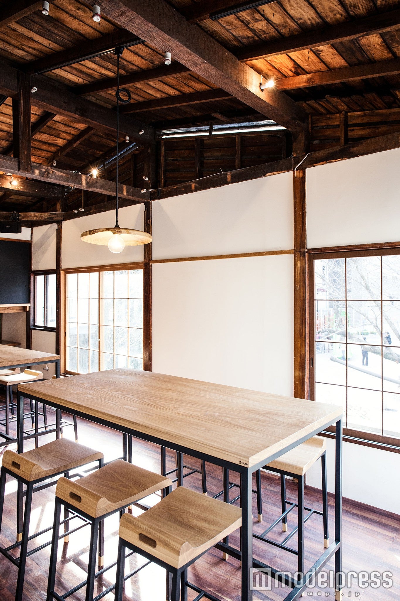 和のテイストを取り入れた内観／画像提供：ONIBUS COFFEE