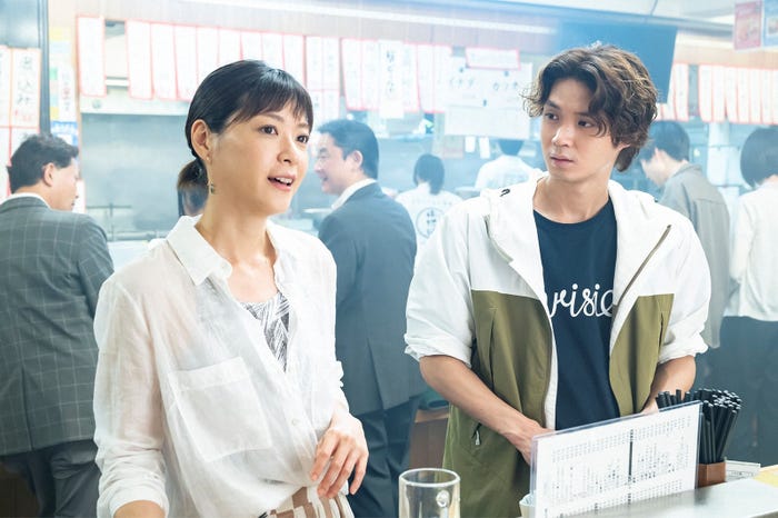 上野樹里、磯村勇斗/「持続可能な恋ですか?~父と娘の結婚行進曲~」第9話より(C)TBS