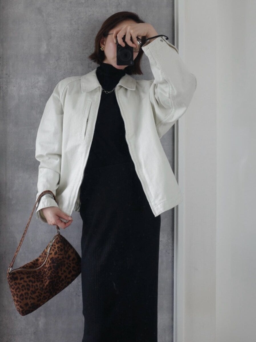 GUコットンジップアップジャケットと黒セットアップコーデ