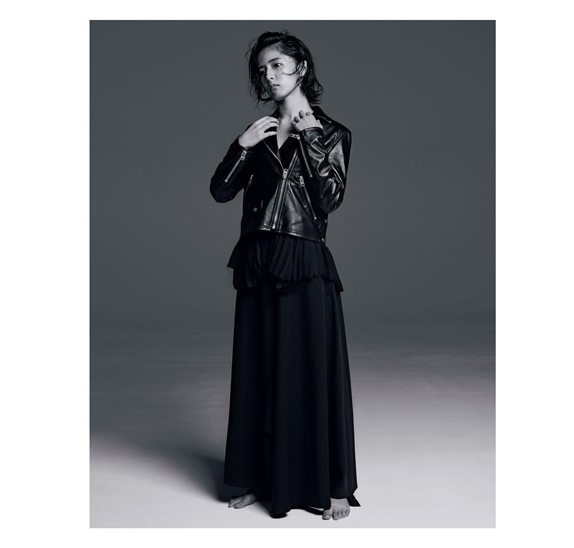 藤井萩花 ファーストソロ写真集 『萩花 Fujii Shuuka』より（画像提供：光文社）