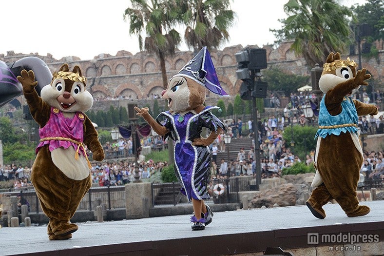 デール、クラリス、チップ／「ザ・ヴィランズ・ワールド」