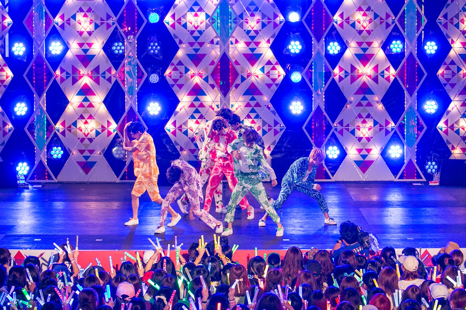 超特急／photo：米山三郎（SignaL）