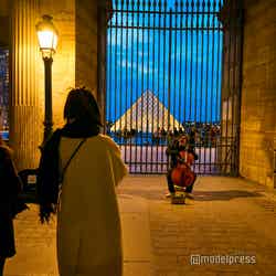 ストリートミュージシャンの演奏(C)モデルプレス