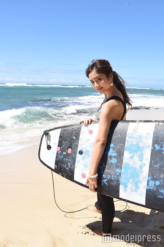 (C)モデルプレス