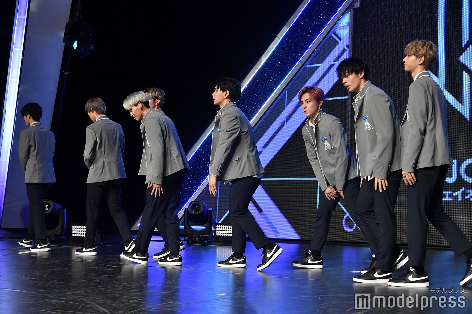 退場するメンバー（C）モデルプレス