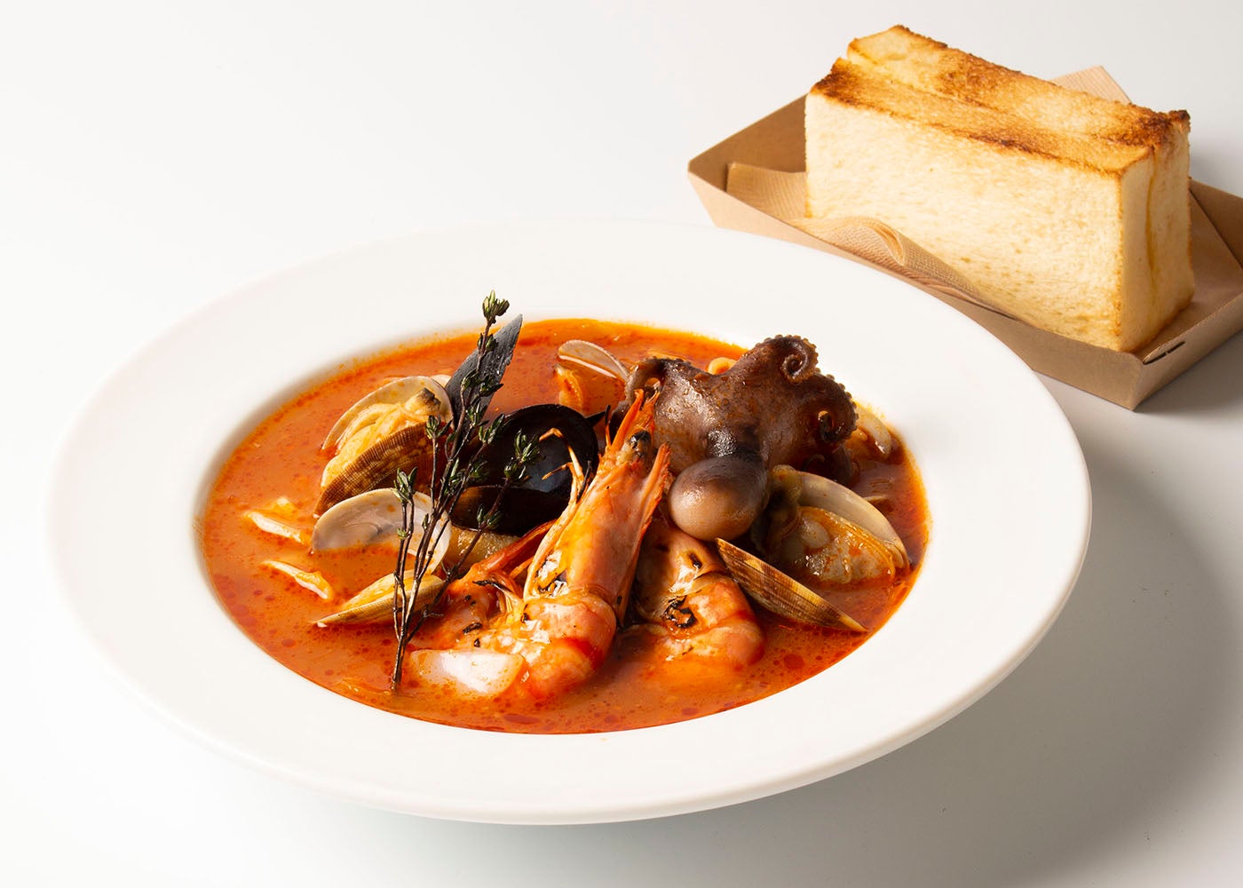 5種魚介のブイヤベース ブレッド付
1,274円（税込）／画像提供：株式会社PLANETS