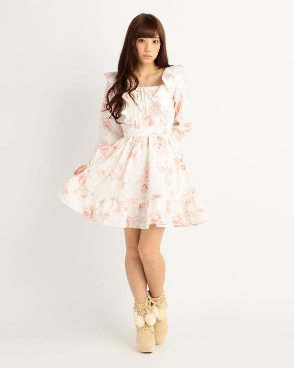 花羽柄ワンピース「LIZ LISA」9,936円（税込）／画像提供：Tokyo Kawaii Life