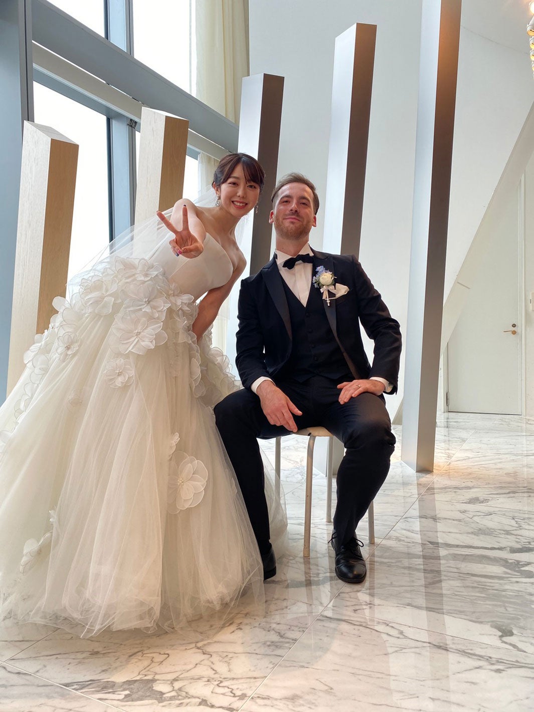 （左）峯岸みなみ （C）カンテレ