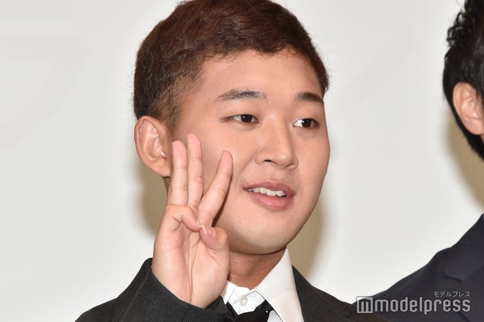 四千頭身 後藤拓実 ネタ中に坊主にイメチェン 体張りすぎ と視聴者騒然 モデルプレス 四千頭身 後藤拓実 ネタ中に坊主にイメチェン 体張りすぎ と視聴者騒然 モデルプレス