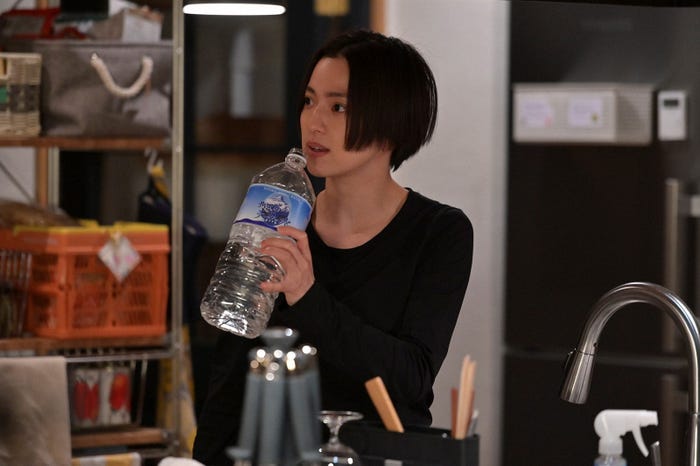 中村アン「着飾る恋には理由があって」第2話より(C)TBS