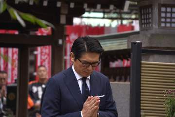 高橋克典 豊川稲荷東京別院で「大岡祭」に参加 BS時代劇「大岡越前9」で主演務める