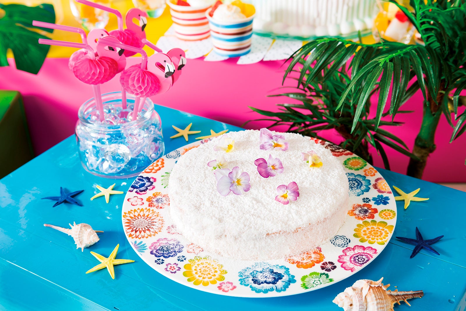 海風香るリゾート感溢れるロケーションと、ハワイアンスイーツの相性は抜群／画像提供：ヒルトン東京ベイ