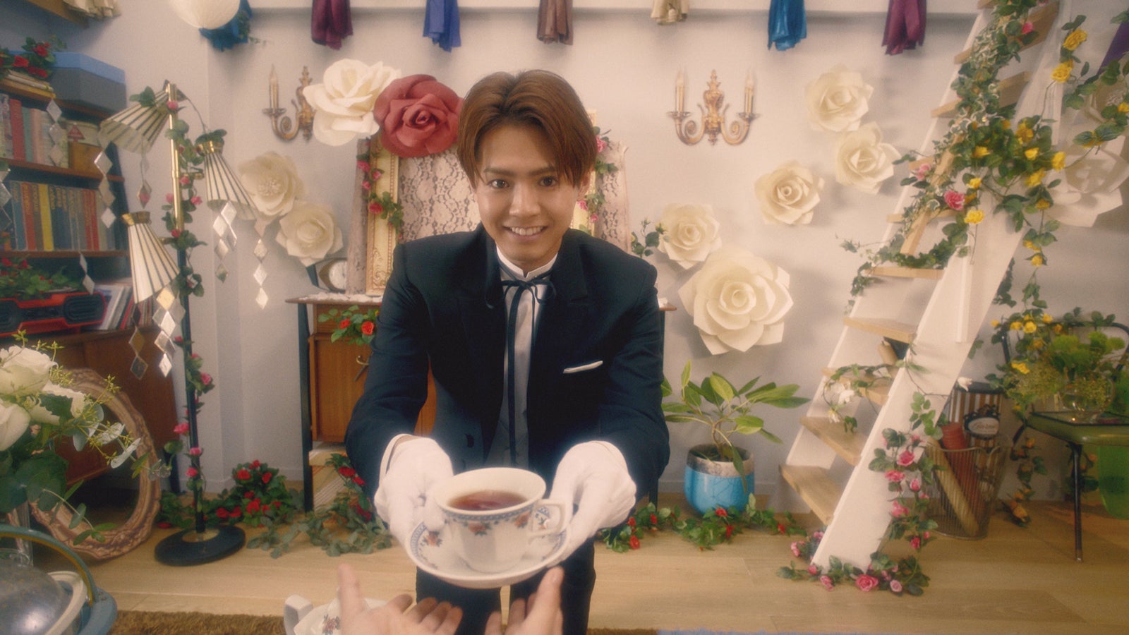 新CM「彼氏が執事に」編より （提供写真）