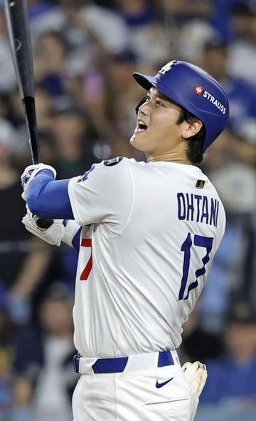 大谷翔平 第4打席でヒヤリ続出 捕手の一塁牽制球があわや頭部へ→キンブレルがタイムに気づかずモーションへ まさかの状況連発後、右飛に倒れる