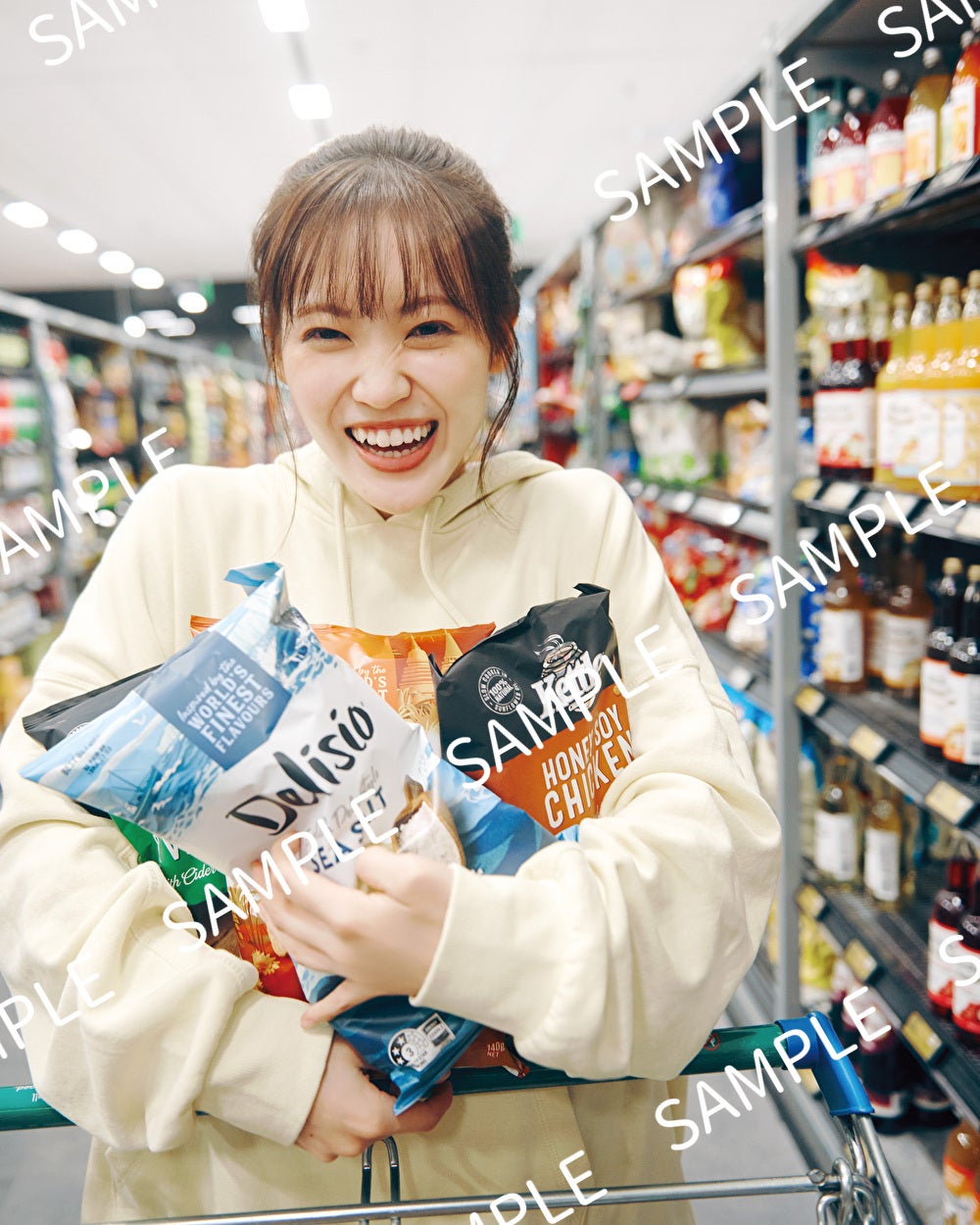 松田里奈1st写真集「まつりの時間」特典ポストカード：HMV 撮影／北浦敦子