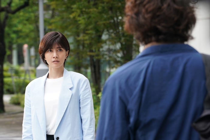 内田有紀、佐々木蔵之介「ラストノート」第2話(C)フジテレビ