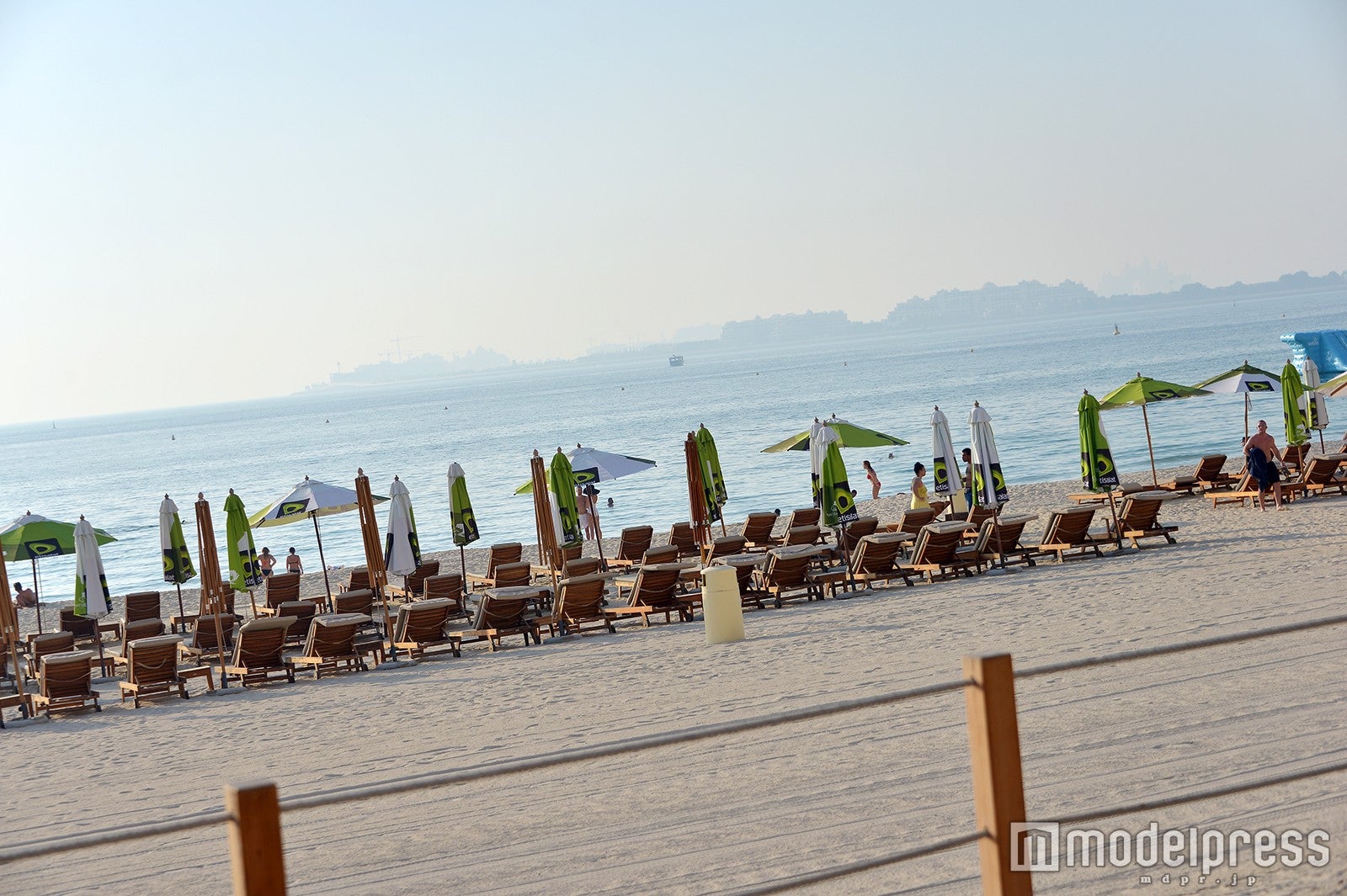 「ドバイ・マリーナ」には白い砂浜も（C）モデルプレス