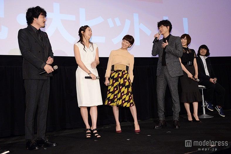 （左から）柄本佑、木村文乃、多部未華子、綾野剛、光宗薫、峯田和伸