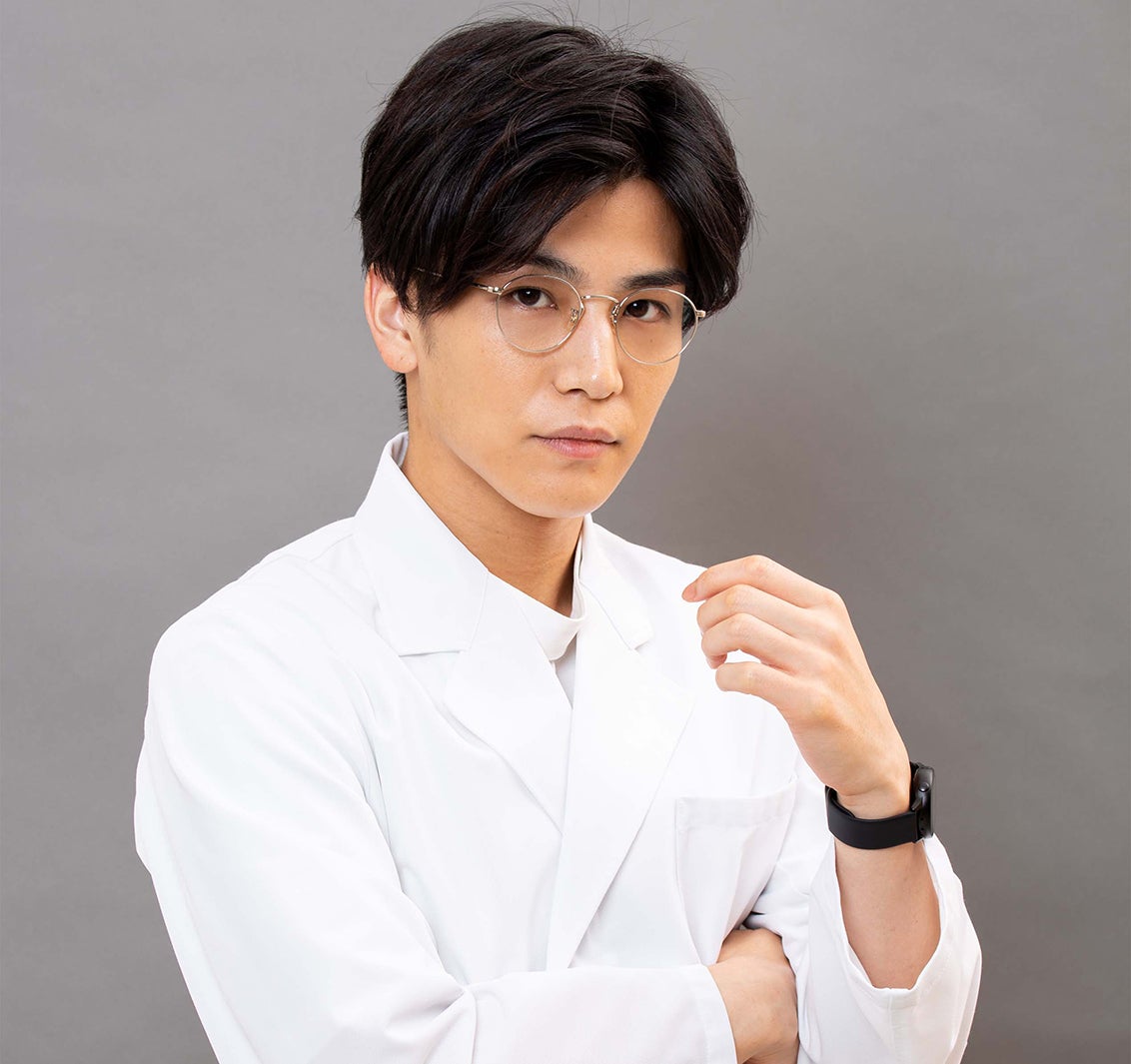 EXILE岩田剛典、白衣×眼鏡姿を初披露　新連ドラ「シャーロック」クランクイン