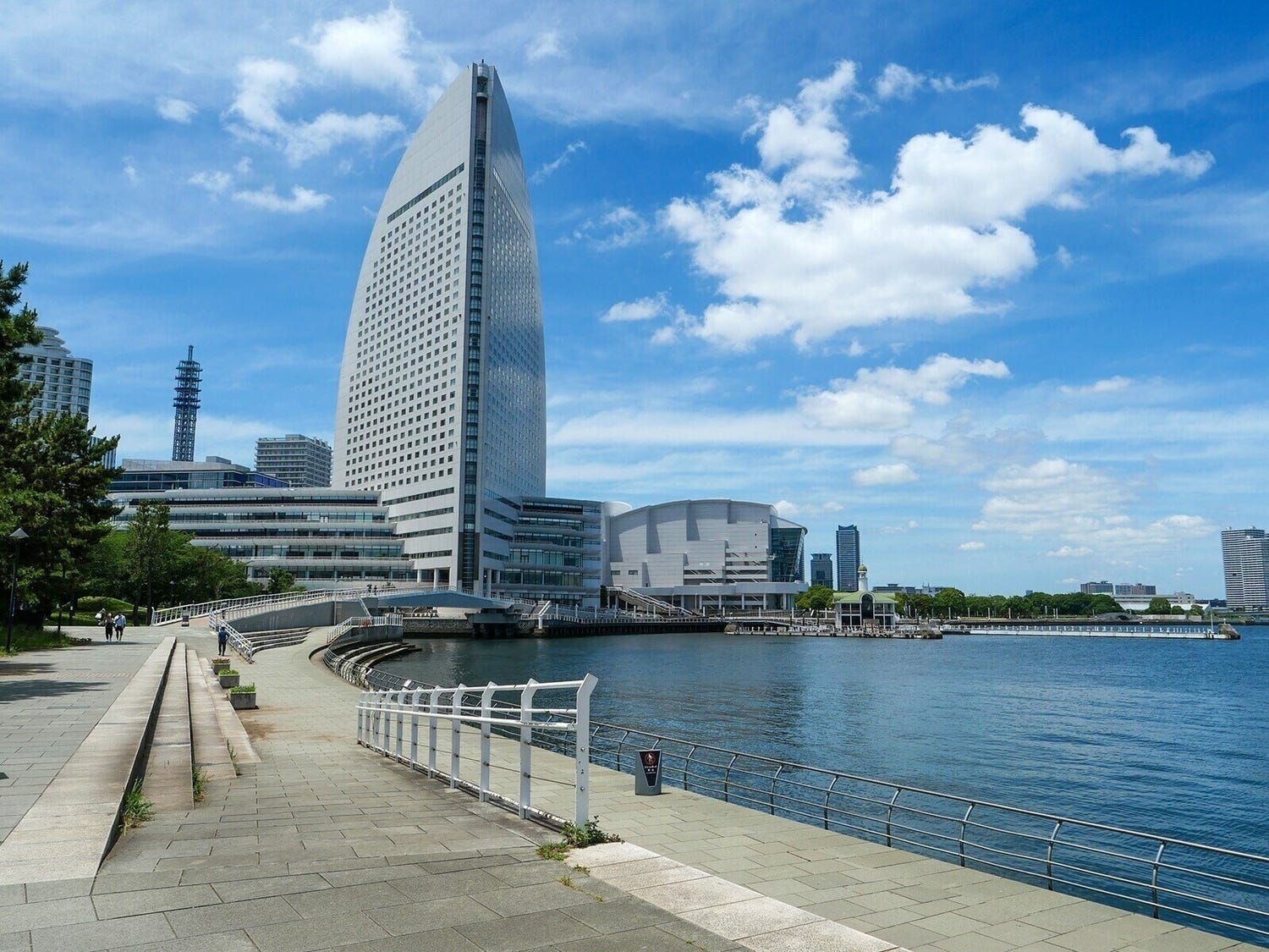 【横浜】海風と木陰に癒やされる「絶景ウォーターフロント遊歩道」3選! 夏の早朝散歩にもおすすめ
