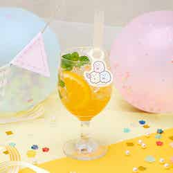 みつけて たぴおかドリンク(オレンジソーダ)税込990円(C)2022 San-X Co.,Ltd.All Rights Reserved.