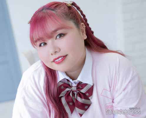 くれまぐUraN、娘とのお揃いコーデ披露「横顔がそっくり」「こんな家族憧れる」と反響