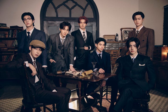 「MEMORABILIA」(P)&(C) HYBE / BELIFT LAB Inc.