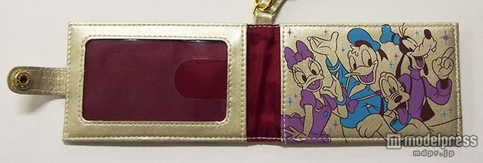 ドナルドやグーフィーが楽しげ(c)Disney