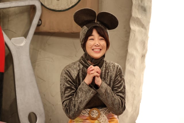 菊池桃チュー（C）TITAN／TOPICS／フジテレビ