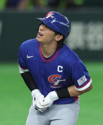 WBC開幕戦で騒然 台湾主将の陳傑憲が死球で負傷交代 熱烈応援団からブーイングも 24年プレミア12MVPの大黒柱 6日には侍ジャパンと対戦も暗雲