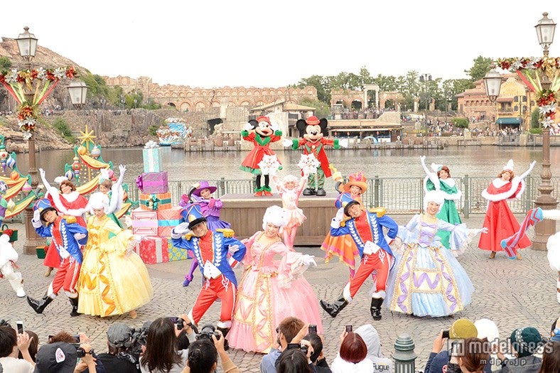  ディズニー、ミッキーたちのクリスマスを見つけよう！