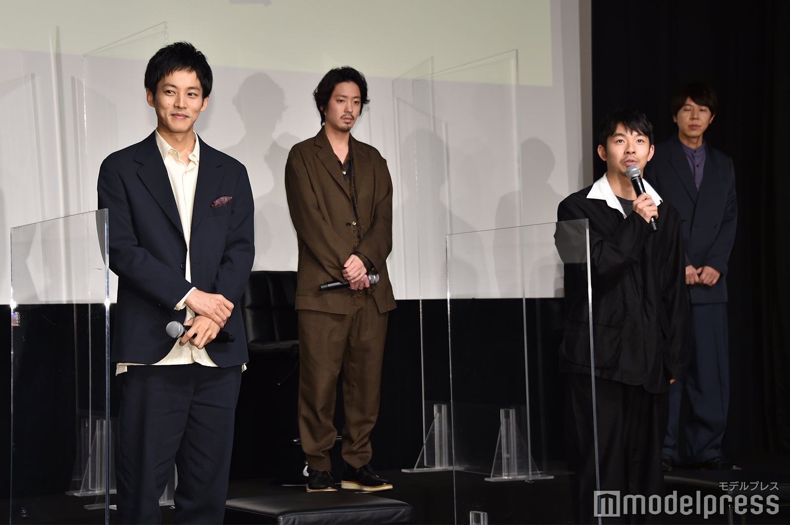 松坂桃李、仲野太賀（C）モデルプレス