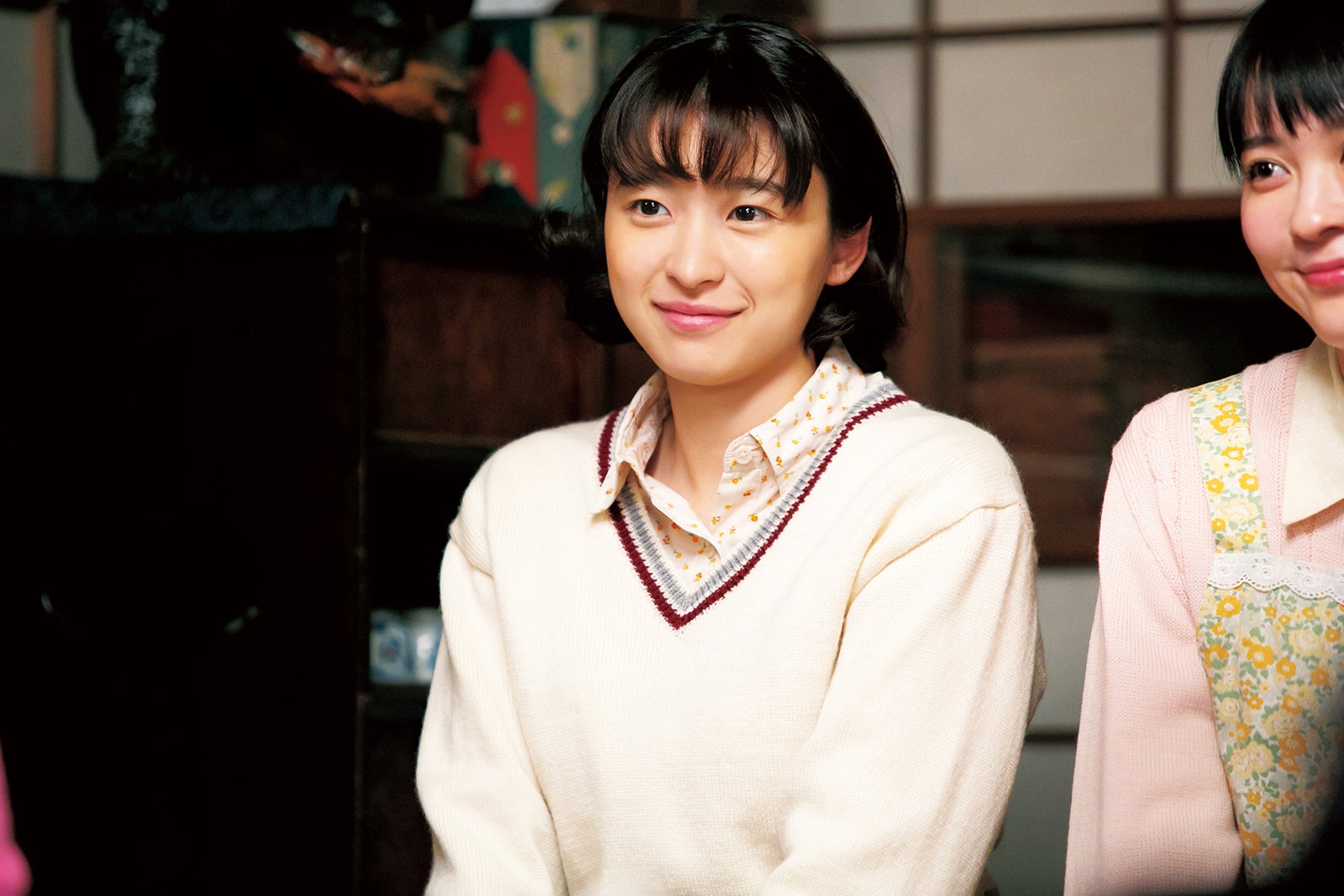 明美役の鳴海唯（C）NHK